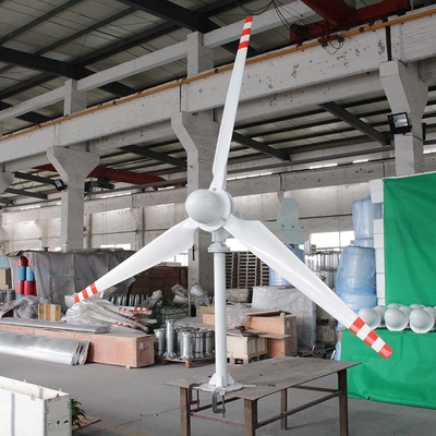 ガラス繊維の刃の屋根の風力発電機の赤い住宅の風力発電機
