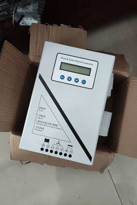 LCD表示と接続される格子MPPT充満コントローラー48V 1000W電池を離れて