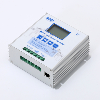 24のボルト700Wの調整装置MPPT 40A IP54 MPPTの太陽系LCDの表示