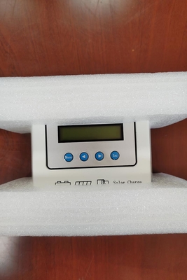 理性的な500W PWM太陽充満コントローラー12V 30A IP65の太陽電池パネルPWMのコントローラー