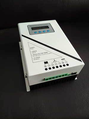 24V 48V 1000W MPPTの風充満コントローラーLCDはMpptの雑種のコントローラーを表示する